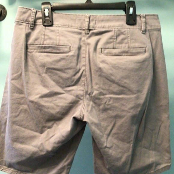 Gray Loft shorts; size 6s; gently used - Picture 2 of 4